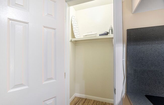 Studio, 1 bath, 249 sqft, $1,237.5, Unit 215