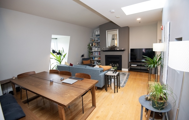 2 beds, 1 bath, 946 sqft, $4,500, Unit 507