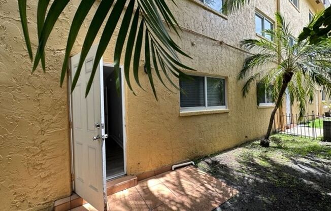 2 beds, 2 baths, 1,050 sqft, $1,995, Unit 103