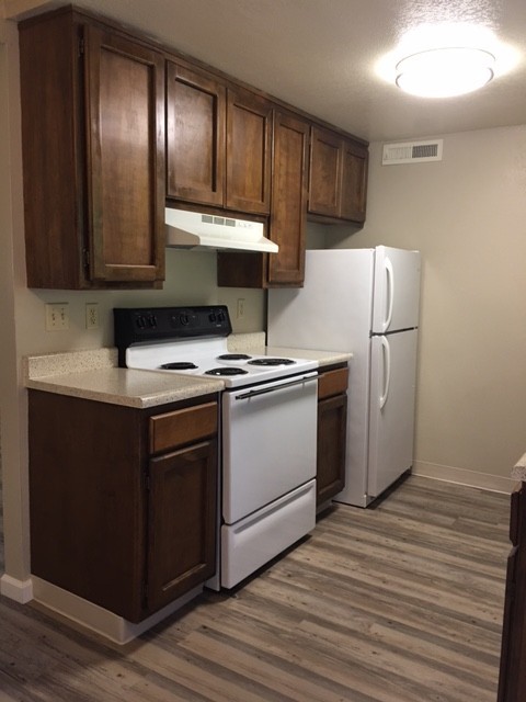 2 beds, 1.5 baths, 1,035 sqft, $1,600, Unit 116