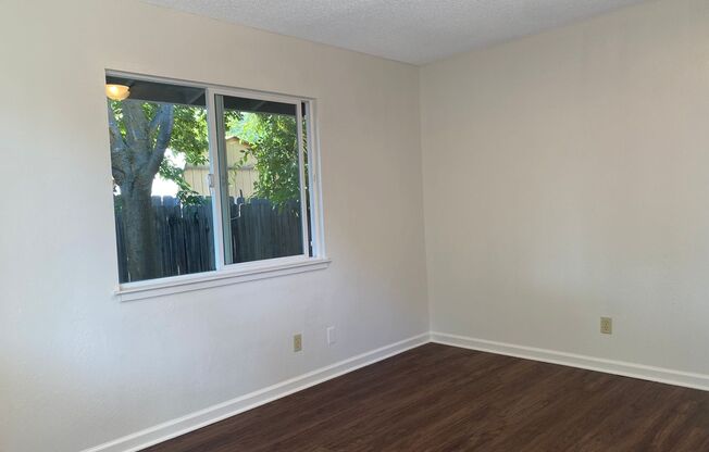 2 beds, 1 bath, $1,195