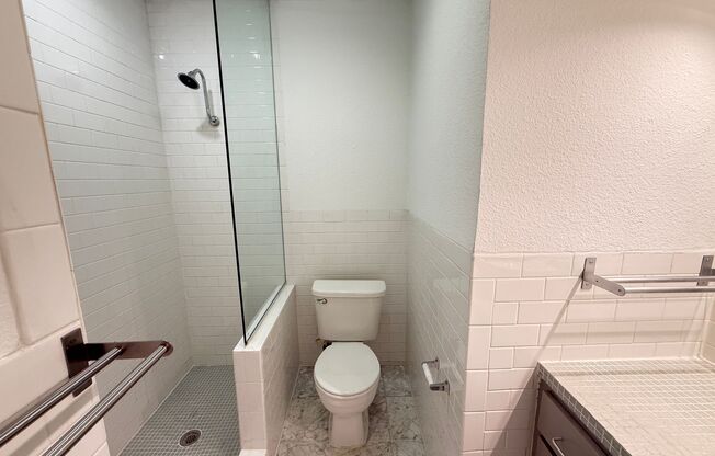 1 bed, 1 bath, 767 sqft, $1,399, Unit RRO-207