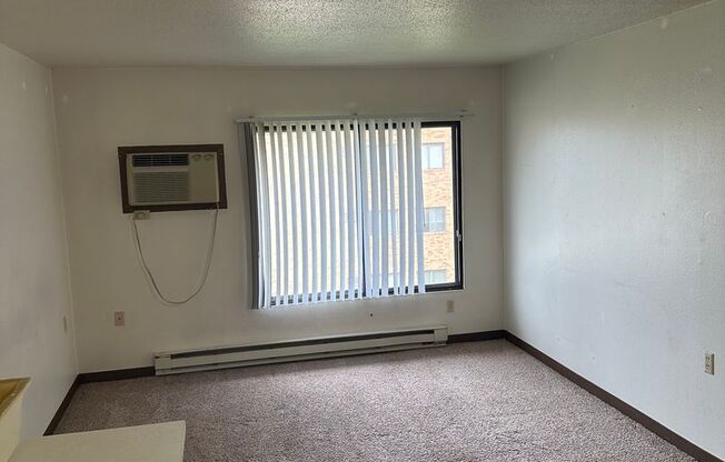 Studio, 1 bath, $625, Unit 1502-36