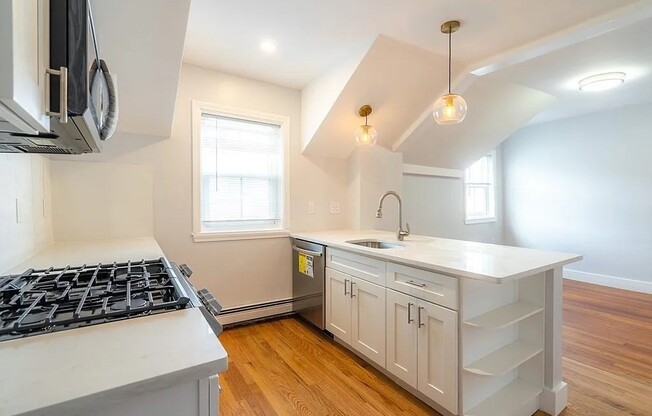 565 Somerville Ave
