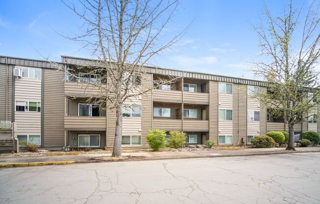 2 beds, 1 bath, 728 sqft, $1,400, Unit 825-29