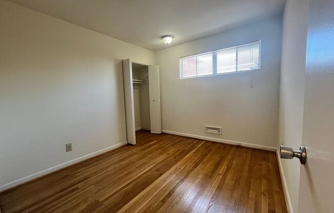 2 beds, 1 bath, 800 sqft, $1,450, Unit 2709-1C