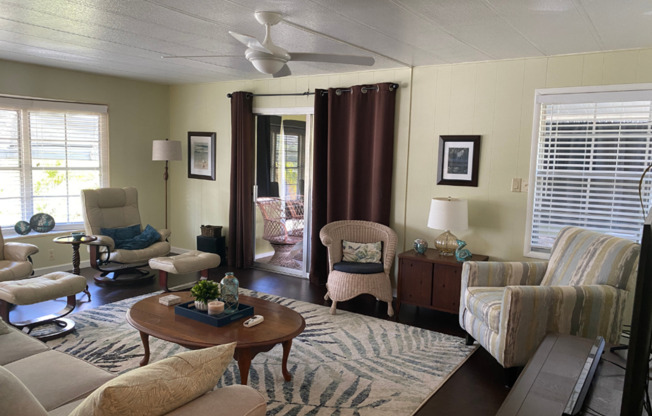 Prete-1510 Ariana St # 94