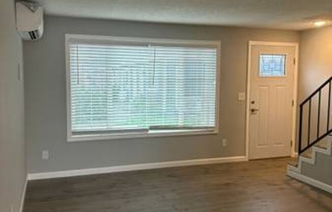 3 beds, 1.5 baths, $1,800, Unit 1538