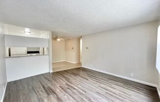 1 bed, 1 bath, $1,495, Unit R