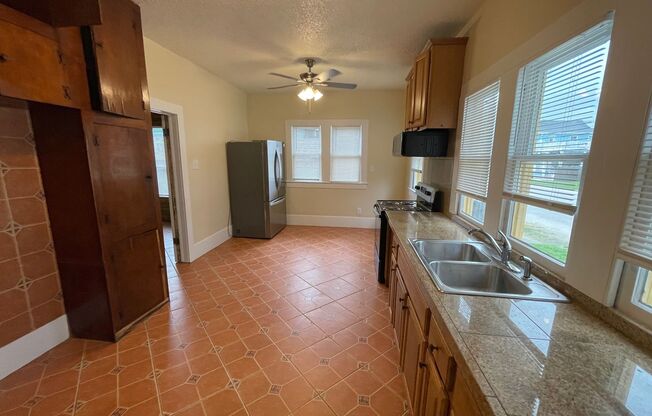 3 beds, 1 bath, $1,950