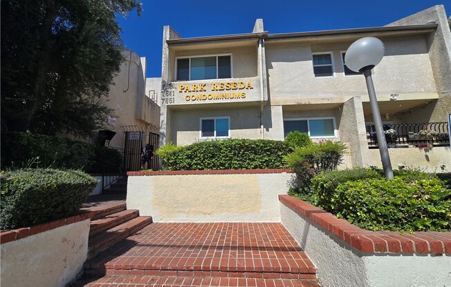 2 beds, 1.5 baths, 839 sqft, $2,000, Unit 120