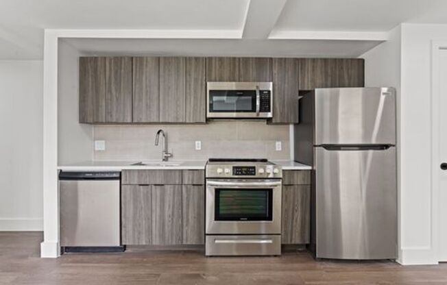 2 beds, 1 bath, 603 sqft, $1,800, Unit 5930-LL4