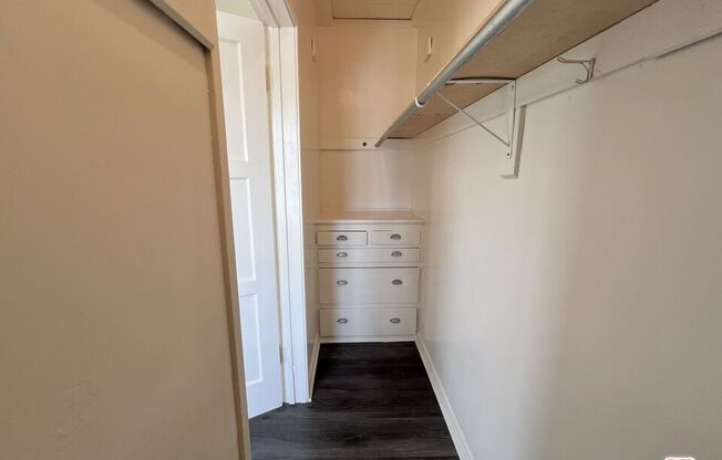 1 bed, 1 bath, $1,800, Unit 1/2