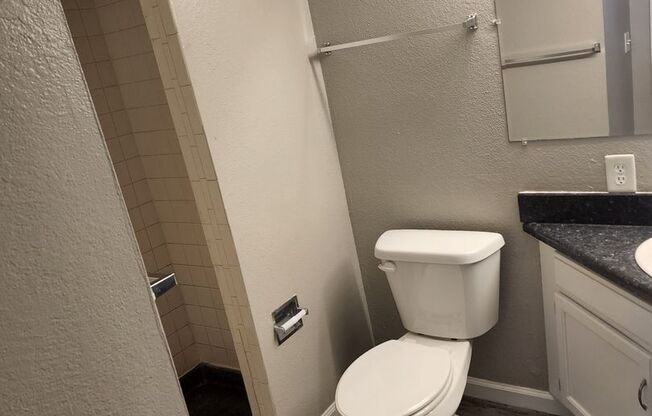 2 beds, 2 baths, 960 sqft, $775, Unit 119