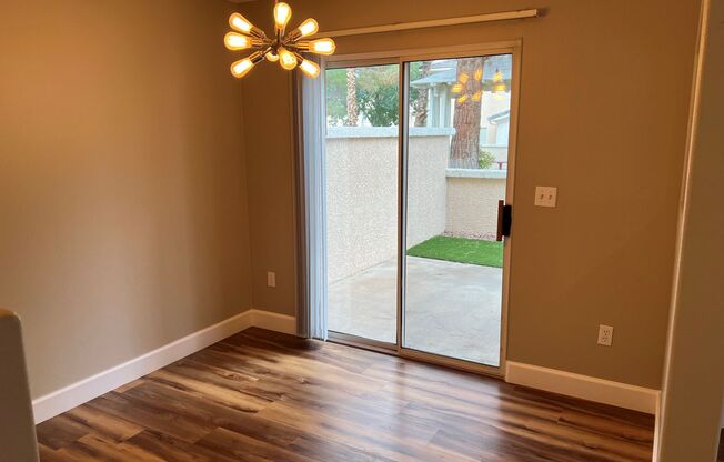 GORGEOUS TOWNHOME FOR IMMEDIATE MOVE-IN