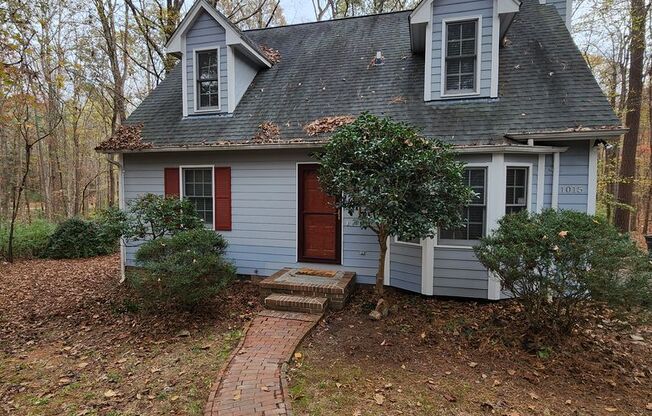 Chapel Hill / House in desirable Fox Meadows AVAILABLE