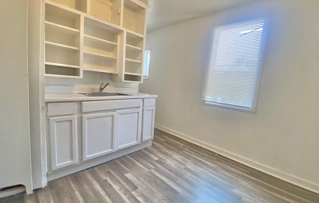 2 beds, 1 bath, 650 sqft, $625