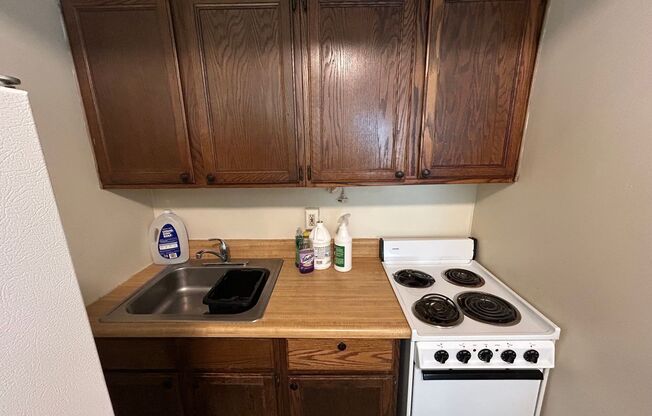 1 bed, 1 bath, $905, Unit 205