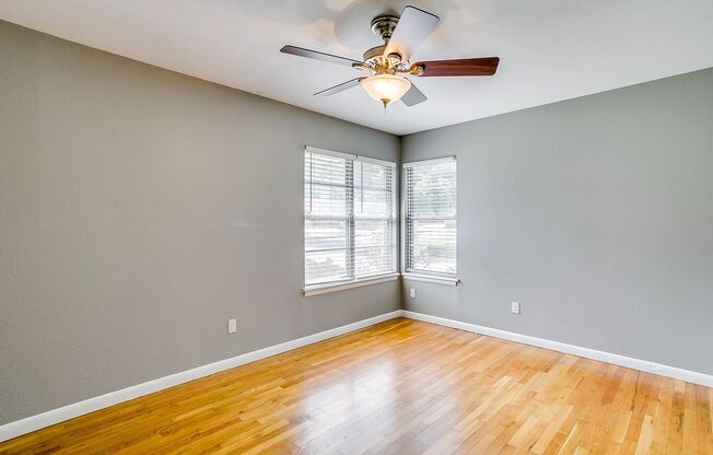 TCU Rental! Central location near Bluebonnet Circle and TCU!