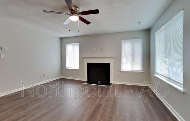 1219 KENDALL DR
