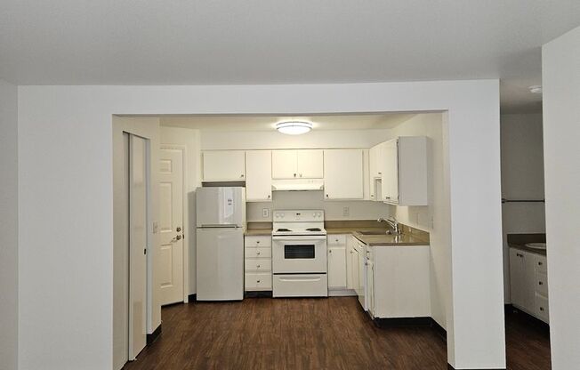 2 beds, 1 bath, 720 sqft, $1,825, Unit 422