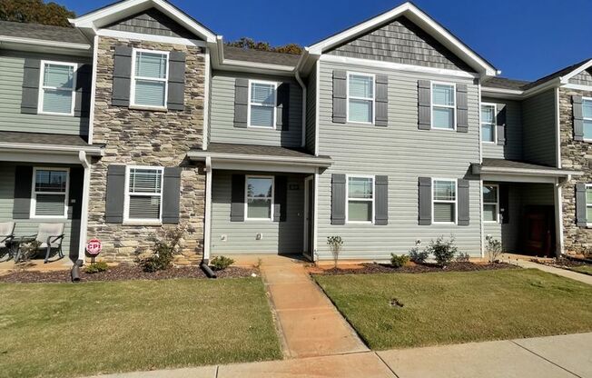 2 bd 2.5 ba townhome