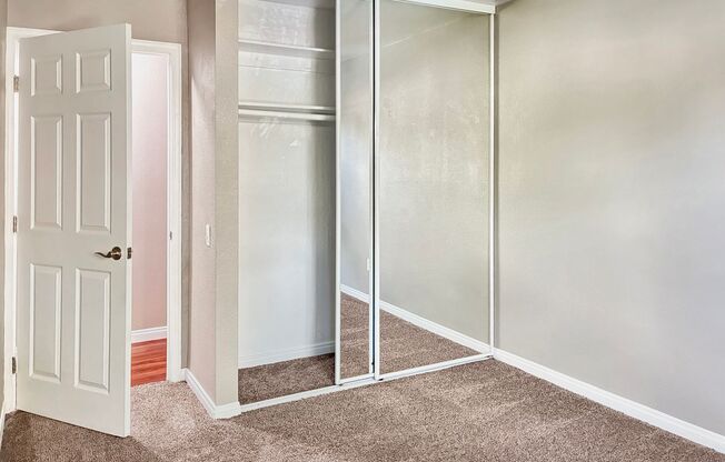 2 beds, 1 bath, 880 sqft, $2,568, Unit 118