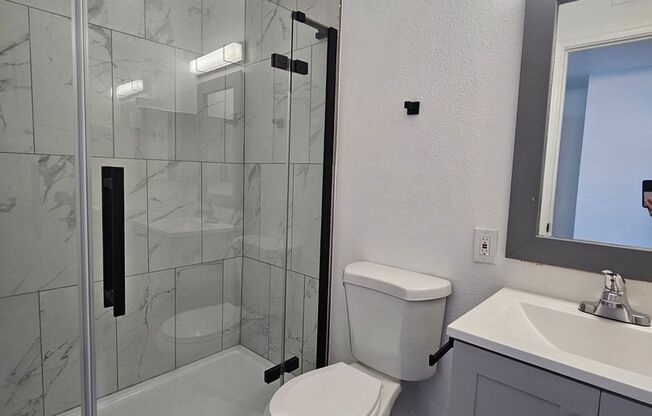 2 beds, 2 baths, 992 sqft, $1,800, Unit 15
