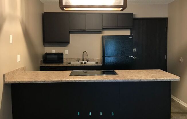 2 beds, 2 baths, 957 sqft, $1,069, Unit 120-01