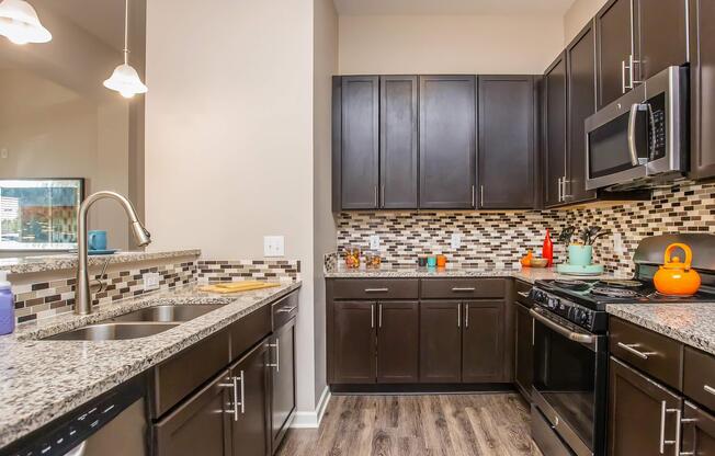 2 beds, 2 baths, 1,170 sqft, $1,570