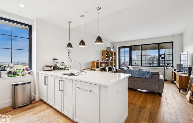 3 beds, 2 baths, 1,261 sqft, $8,000, Unit 2302