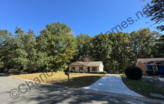 Nice 3 bedroom 2 bath home in Charlotte!