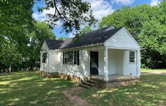 Charming 2 Bedroom Cottage in Green hills