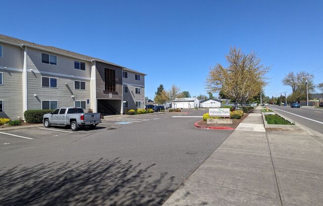 2 beds, 2 baths, 994 sqft, $1,495, Unit A101