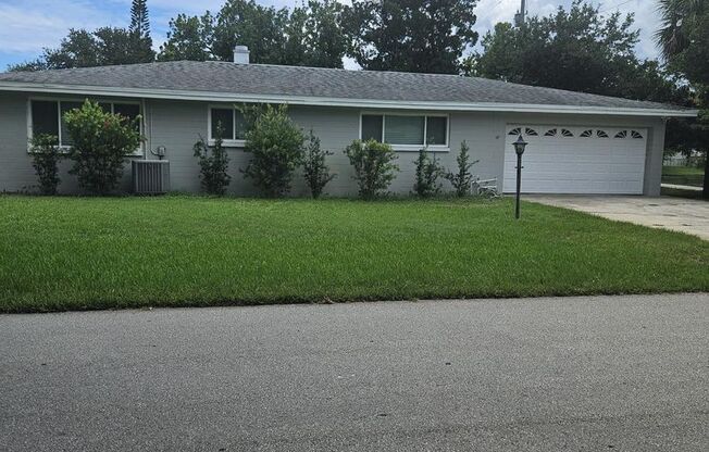 BEAUTIFUL 4 BEDROOM 2 BATH HOME IN THE BEAUTIFUL SOUTH DAYTONA