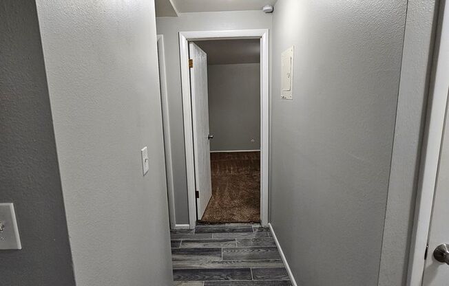 2 beds, 1 bath, 864 sqft, $1,195, Unit Unit 33