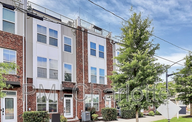 228 PARKWOOD AVE