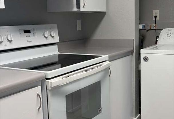 2 beds, 1 bath, 850 sqft, $1,550, Unit 1107 M8