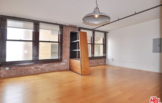 Studio, 1 bath, 600 sqft, $1,950, Unit 908