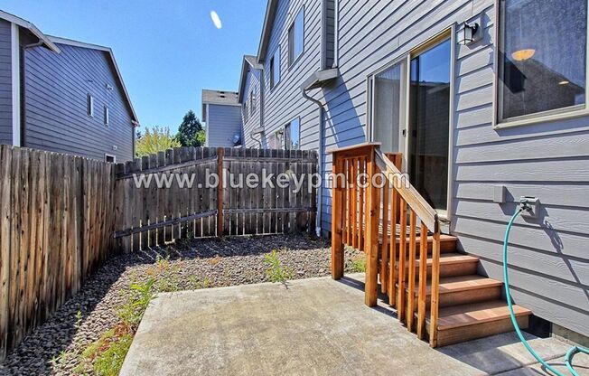 3 beds, 2.5 baths, $2,195