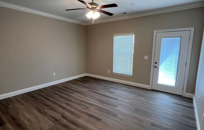 2 beds, 1 bath, 950 sqft, $1,000, Unit 114