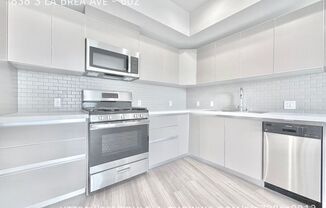 838 S LN BREA AVE