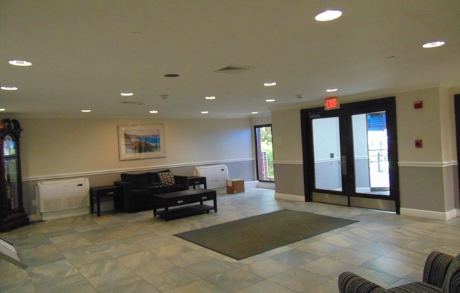 1 bed, 1 bath, 765 sqft, $2,100, Unit 816