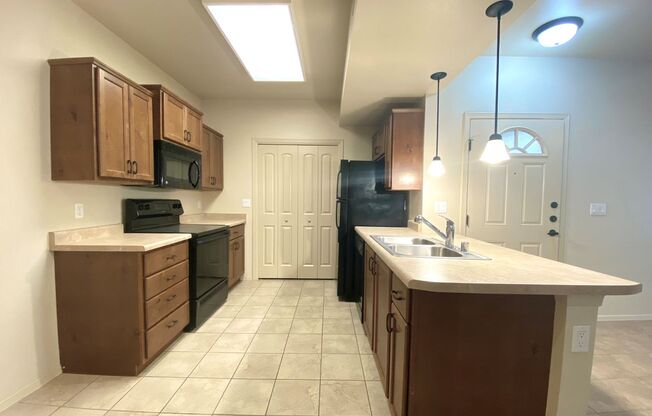 1 bed, 1 bath, 669 sqft, $1,140, Unit 303