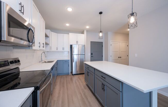 1 bed, 1 bath, 842 sqft, $1,635, Unit A-212