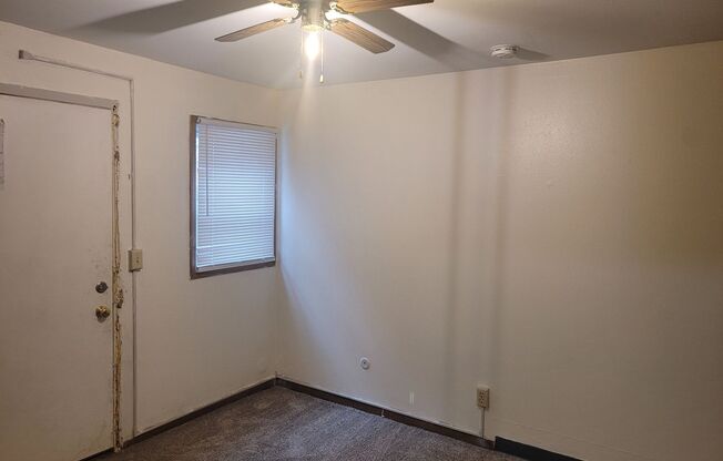 Studio, 1 bath, $490, Unit 03