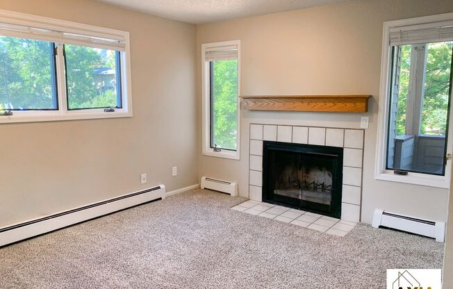2 beds, 1 bath, 640 sqft, $2,000, Unit 208