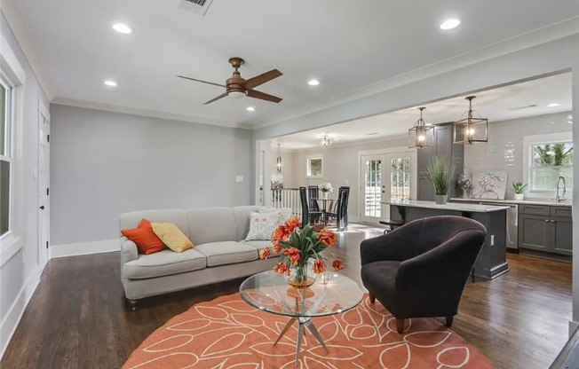 2739 FLAGSTONE DR SE