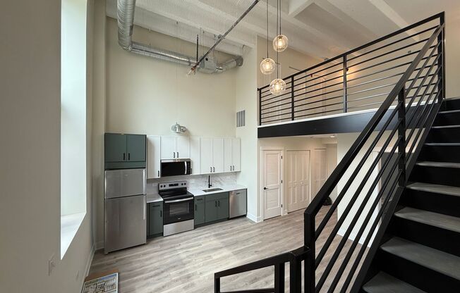 1 bed, 1 bath, 768 sqft, $2,775, Unit 111