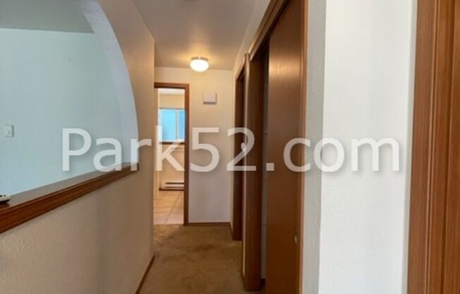 2 beds, 1 bath, $1,695